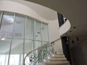 projekt rezydencji z basenem oriol schody villanette 2